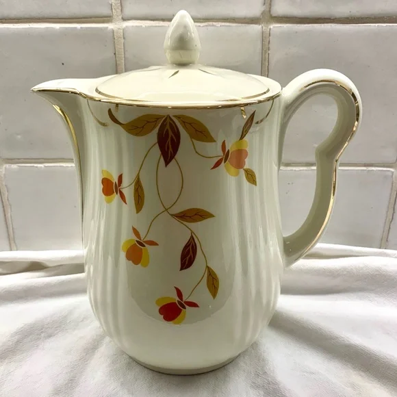 Vintage Hall’s Superior Autumn Leaf 8 Cup Coffee Pot & Lid - Picture 2 of 16